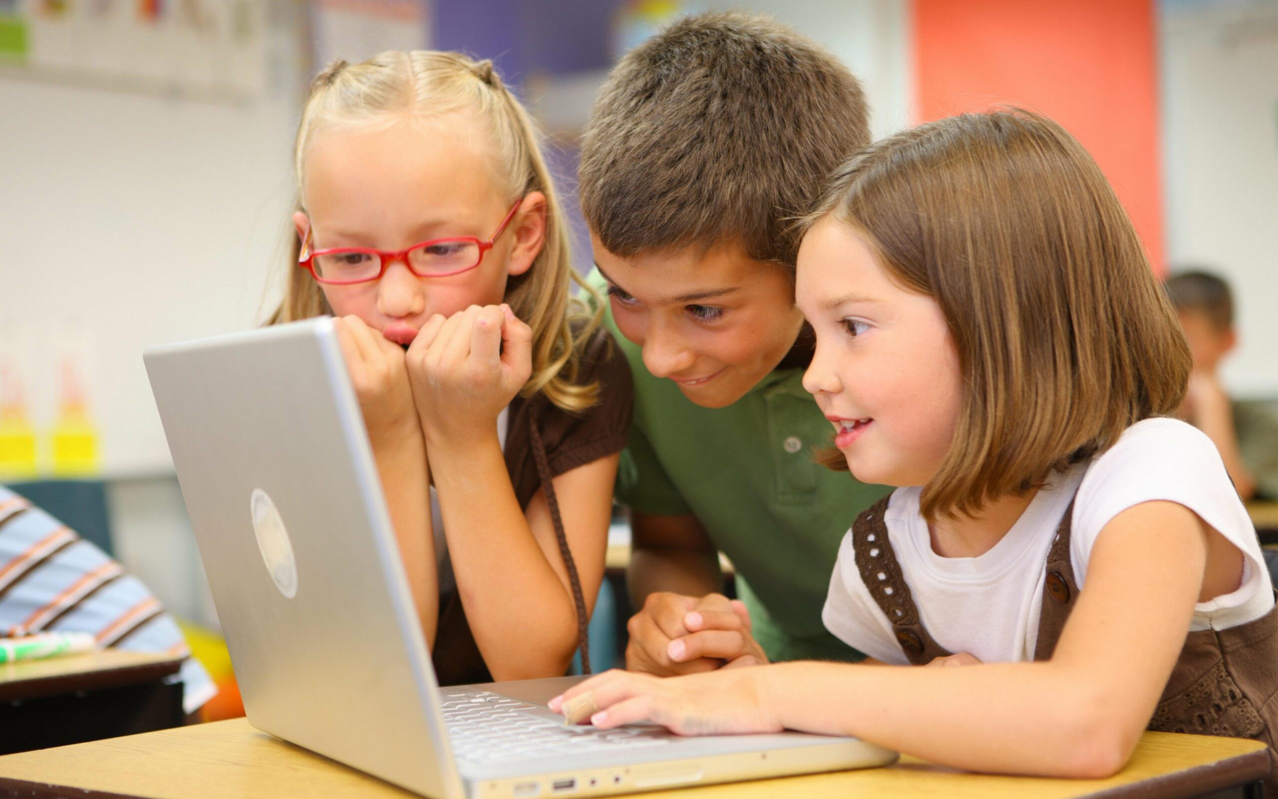 Почему стоит перевести ребенка в онлайн-школу и как выбрать хорошую образовательную платформу